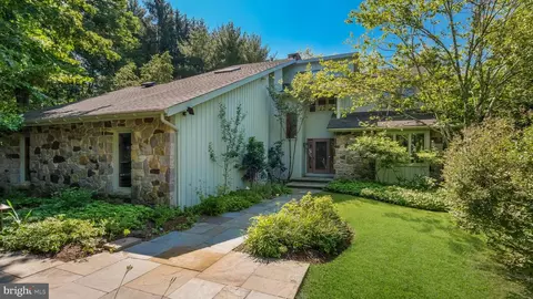 1099 Pebble Hill Rd, Doylestown, PA 18901