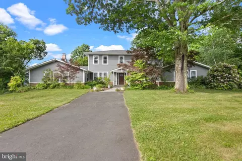 6176 Pidcock Creek Rd, New Hope, PA 18938