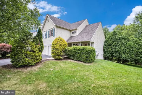 2719 Brocket Ct, Jamison, PA 18929