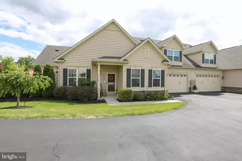 1138 Arbour Ln, Quakertown, PA 18951