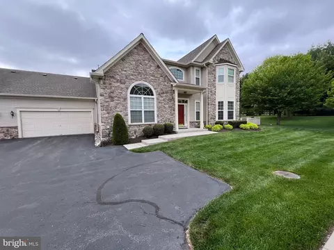 218 Willow Dr, Newtown, PA 18940