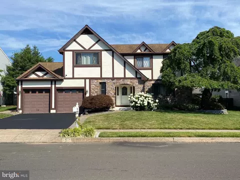 9 Hedgerow Dr, Fairless Hills, PA 19030