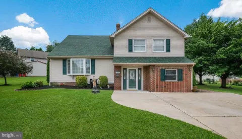 1091 Roberts Rd, Warminster, PA 18974