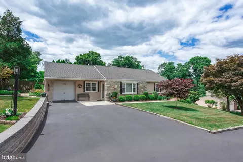 122 N Hazel Ave, Langhorne, PA 19047