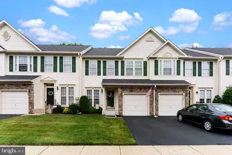 856 Geranium Dr, Warrington, PA 18976