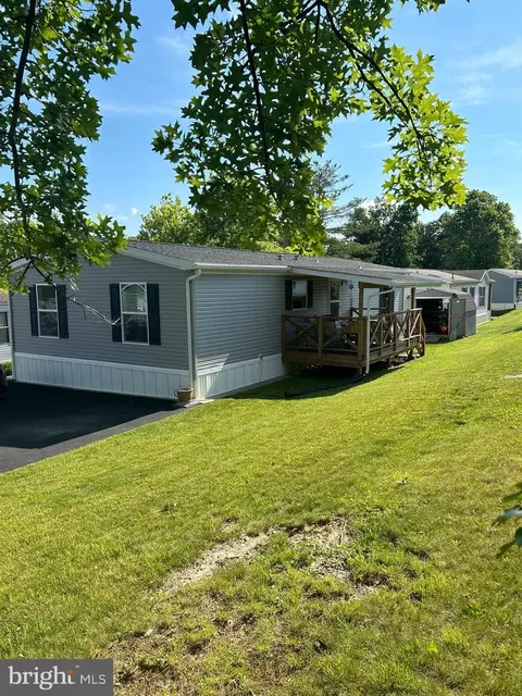48 Center Hill Dr, Quakertown, PA 18951