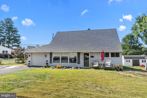 57 Heartwood Rd, Levittown, PA 19056