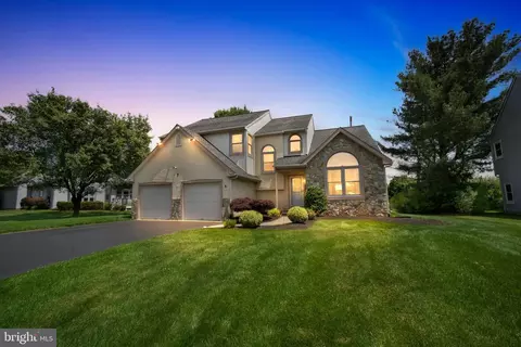 7 Shamrock Ct, Newtown, PA 18940