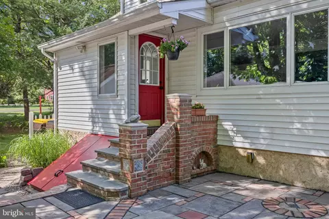 1128 Route 152 Baringer Ave, Perkasie, PA 18944