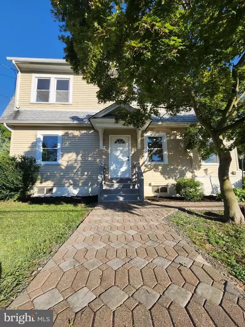 2808 Dixon, Bristol, PA 19007