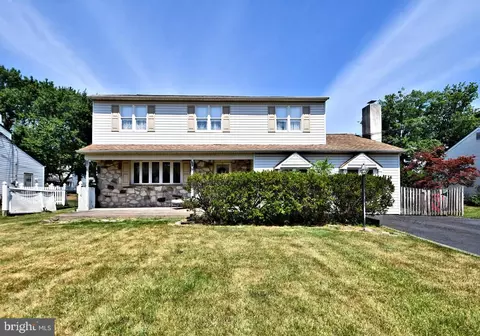 1029 Roberts Rd, Warminster, PA 18974