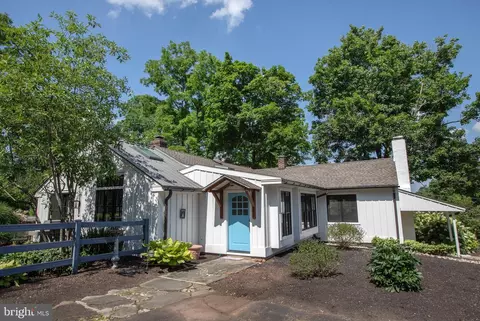 26 Walton Dr, New Hope, PA 18938