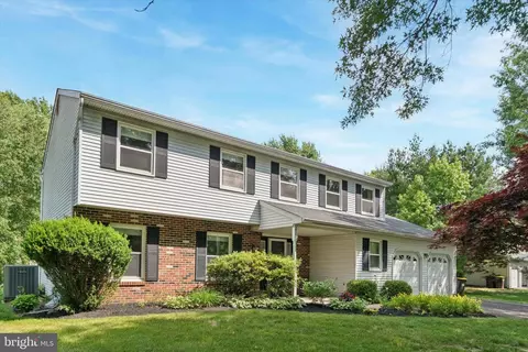 254 Holly Dr, Chalfont, PA 18914
