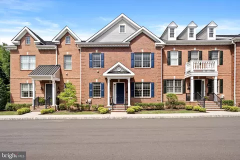 78 Creekview Ln, Yardley, PA 19067