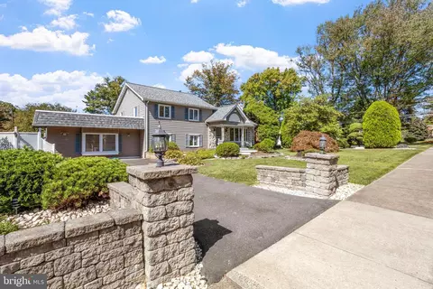 397 E Magnolia Dr, Morrisville, PA 19067