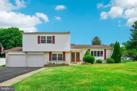 777 Cotlar Ln, Warminster, PA 18974
