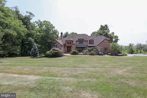 4670 Bergstrom Rd, Doylestown, PA 18902