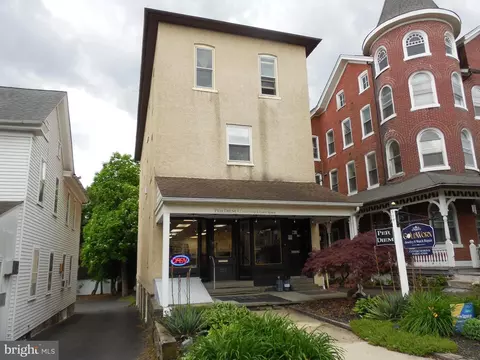528 W Market St, Perkasie, PA 18944