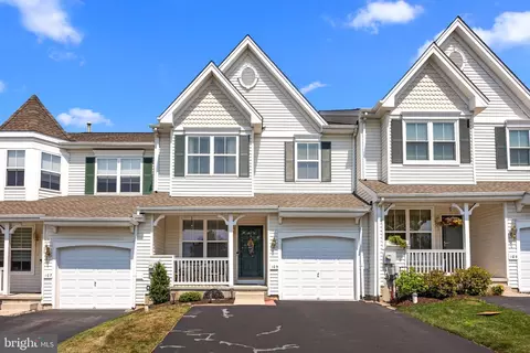 105 W Hamilton St, Chalfont, PA 18914