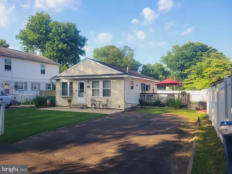 1041 Fifth Ave, Croydon, PA 19021