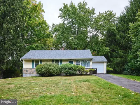 307 Edgeboro Dr, Newtown, PA 18940