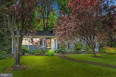 25 Morningside Dr, Yardley, PA 19067