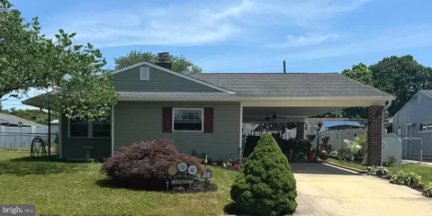 6 Spiral Ln, Levittown, PA 19055