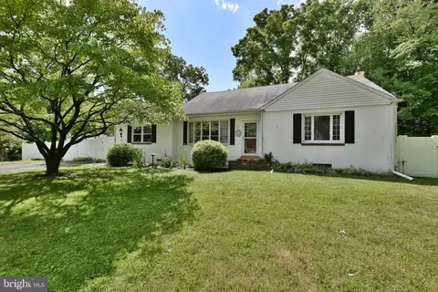 1240 Benn Ln, Warminster, PA 18974