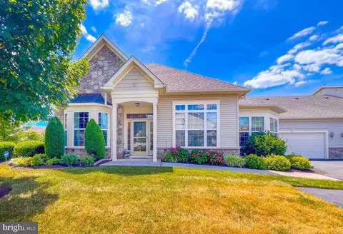259 Willow Dr, Newtown, PA 18940