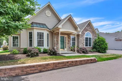 59 Shady Brook Dr #26, Langhorne, PA 19047