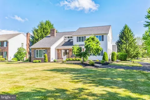 2558 Hillcrest Rd, Quakertown, PA 18951