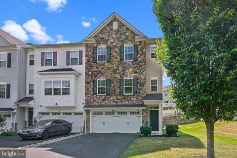 191 Graystone Dr, Feasterville Trevose, PA 19053