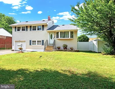 1109 Nancy Dr, Croydon, PA 19021