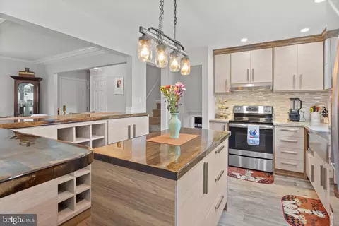 921 Big Oak Rd, Yardley, PA 19067