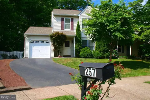 257 Stefan Pl, Chalfont, PA 18914