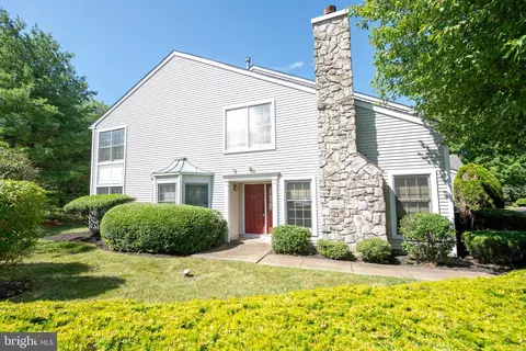 28 Gaylord Ct, Newtown, PA 18940