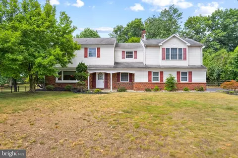 179 Buckshire Dr, Southampton, PA 18966