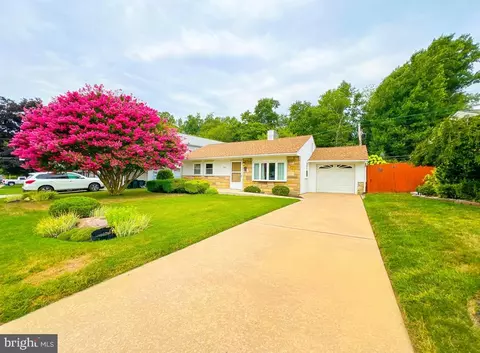 407 Austin Dr, Fairless Hills, PA 19030