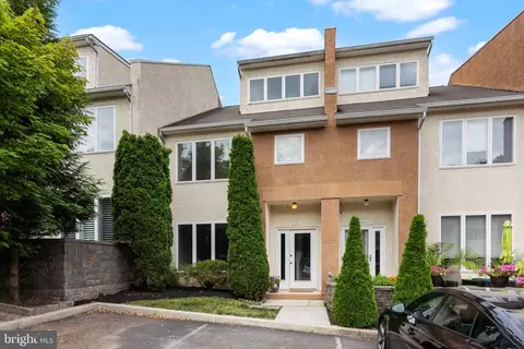 104 Hilltop Rd, New Hope, PA 18938