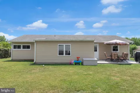 25 Easter Ln, Levittown, PA 19054 photo 20