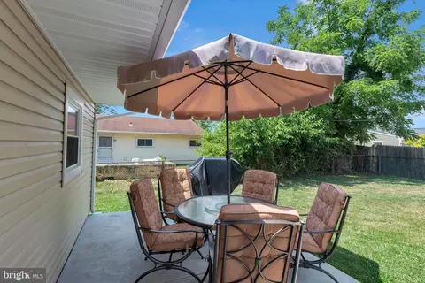 25 Easter Ln, Levittown, PA 19054 photo 17