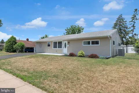 25 Easter Ln, Levittown, PA 19054 photo 22