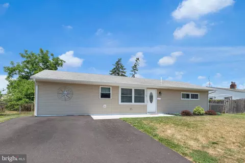 25 Easter Ln, Levittown, PA 19054 photo 21