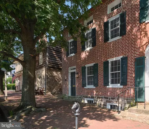 107 S Court St, Newtown, PA 18940