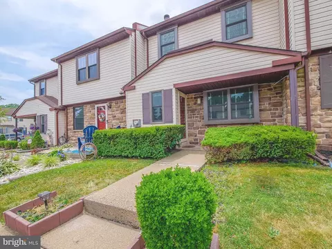 980 Princeton Pl, Warminster, PA 18974