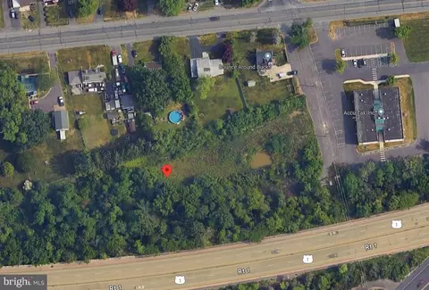 353 Woolston Dr, Morrisville, PA 19067