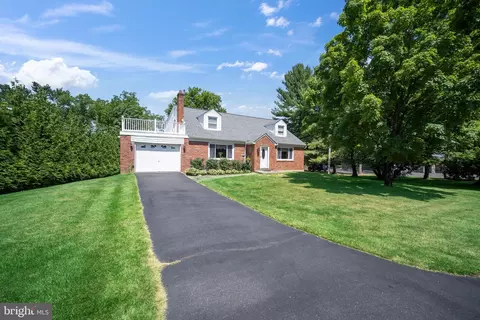 912 Fairview Ave, Feasterville Trevose, PA 19053
