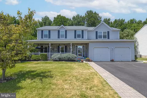 17 Pickering Bnd, Langhorne, PA 19047