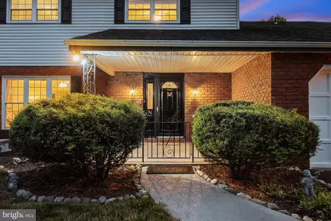 98 Justice Dr, Newtown, PA 18940