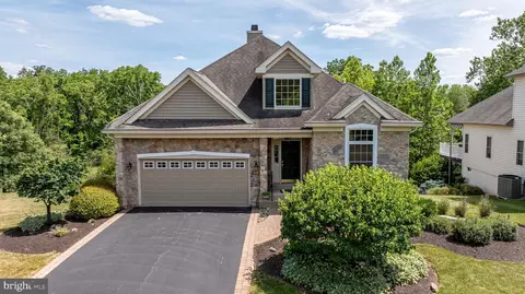 428 Snowy Owl Ln, New Hope, PA 18938